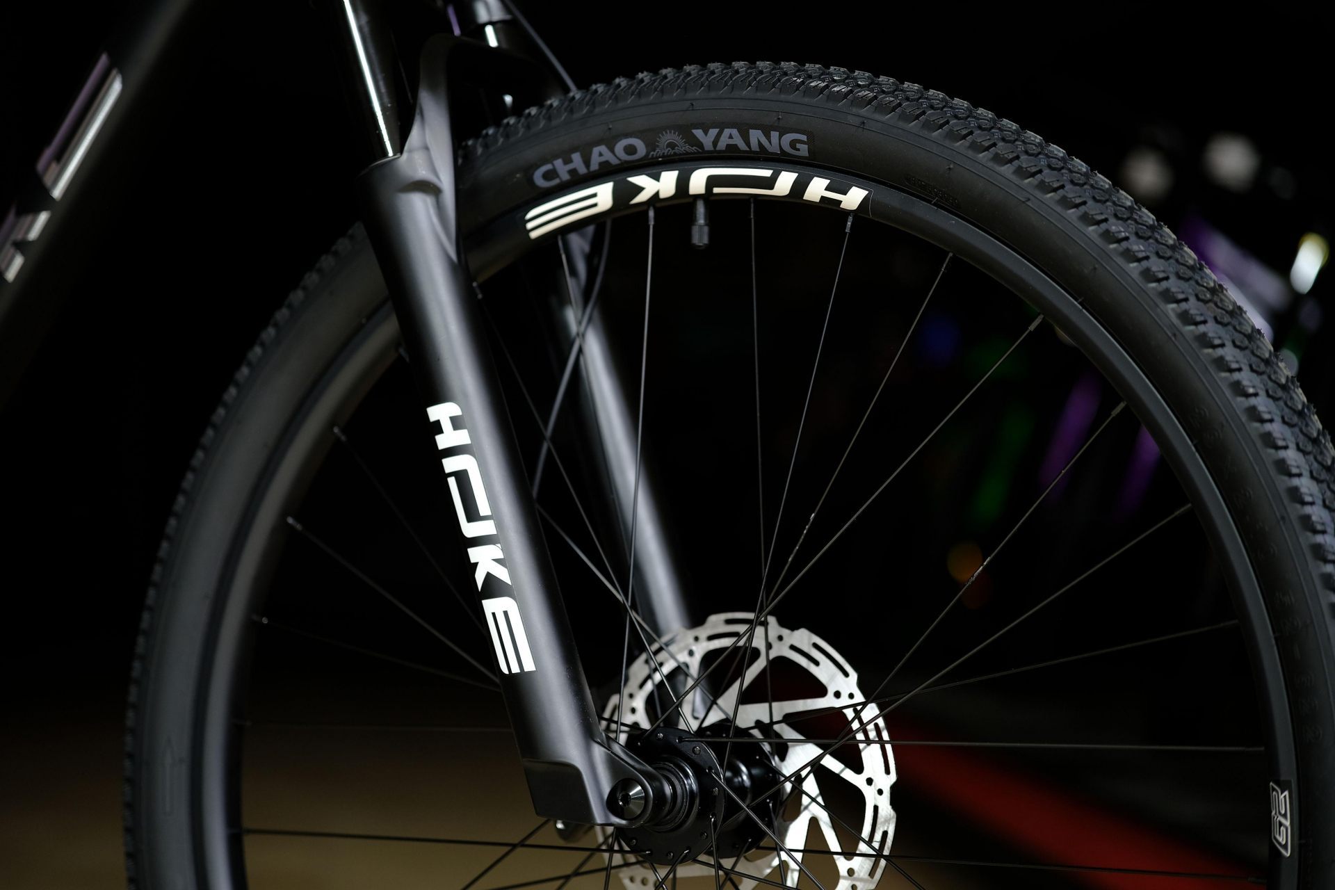 Обод 29 двойной усиленный ширина 30 mm, втулки алюминиевые на промах и осях
 HOKE 9 Way 29 HD матовый чёрный 19